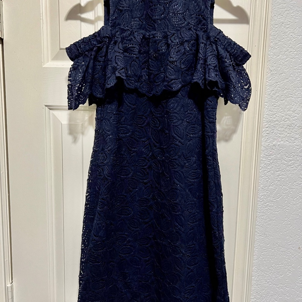 Ann Taylor lace dress - size 0 in great condition!